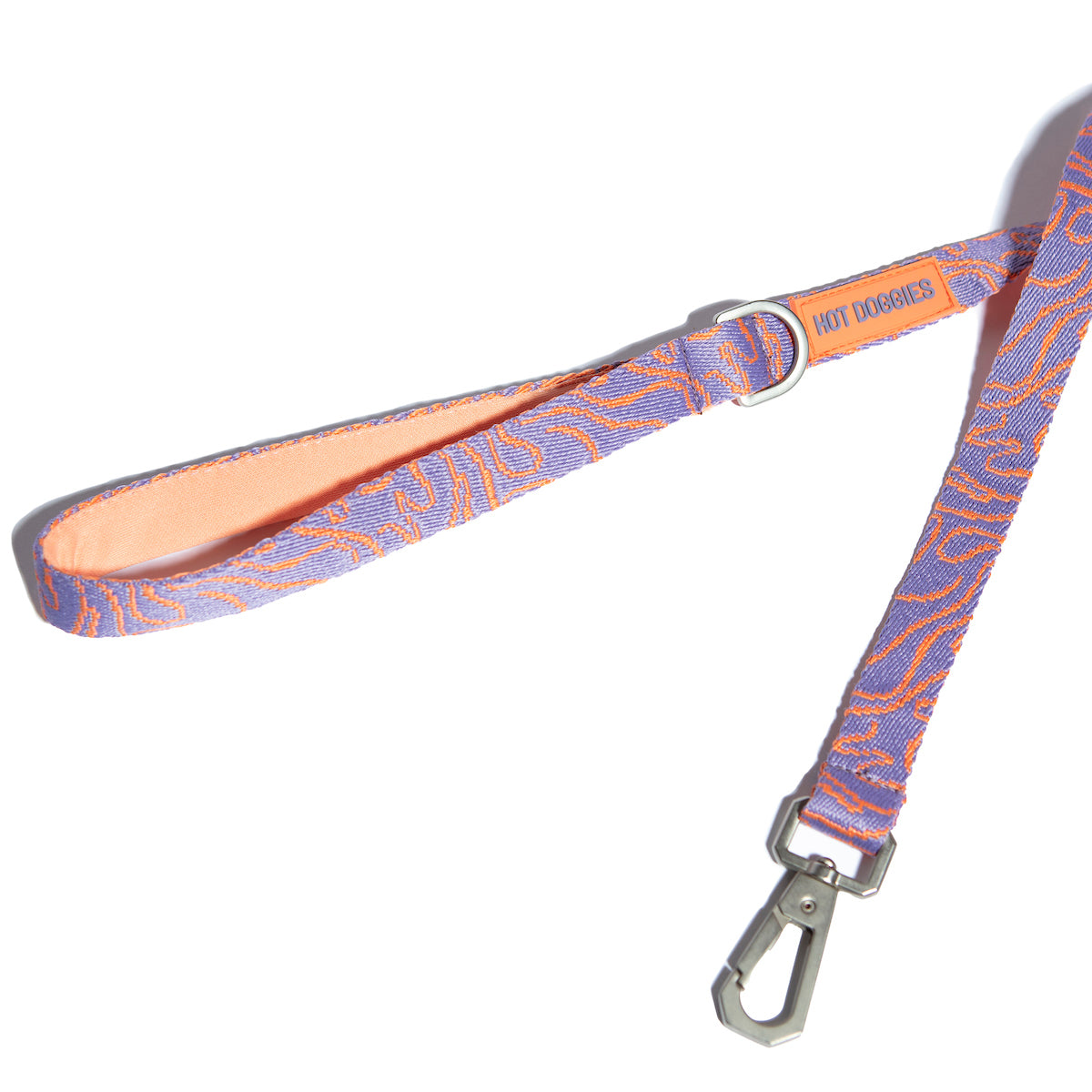 Close-up of metal hardware on Hot Doggies classic leash - lila-orange color - durable metal clasp - high-quality dog leash