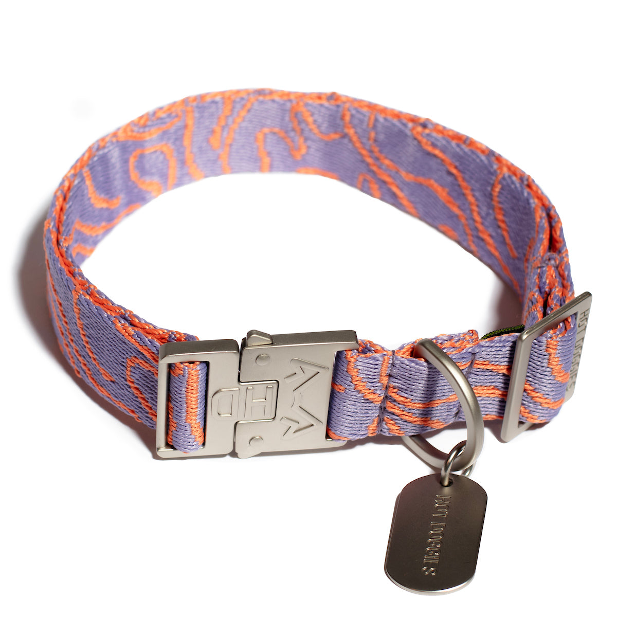 Lily and Coral woven collar with a vibrant pattern, made from recycled polyester, eco-friendly and fashionable for pets.